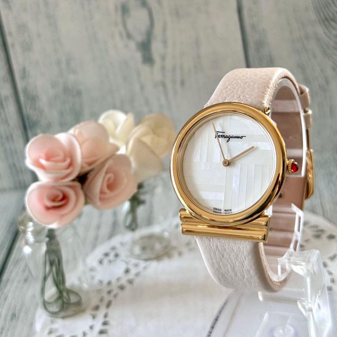 【希少】 Ferragamo フェラガモ 腕時計 ガンチーニ SFIY