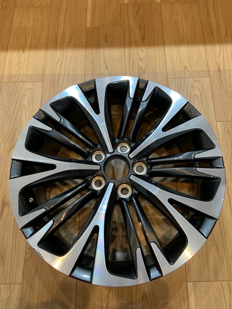 TOYOTA ヤリスクロス　純正　18インチホイール　1本