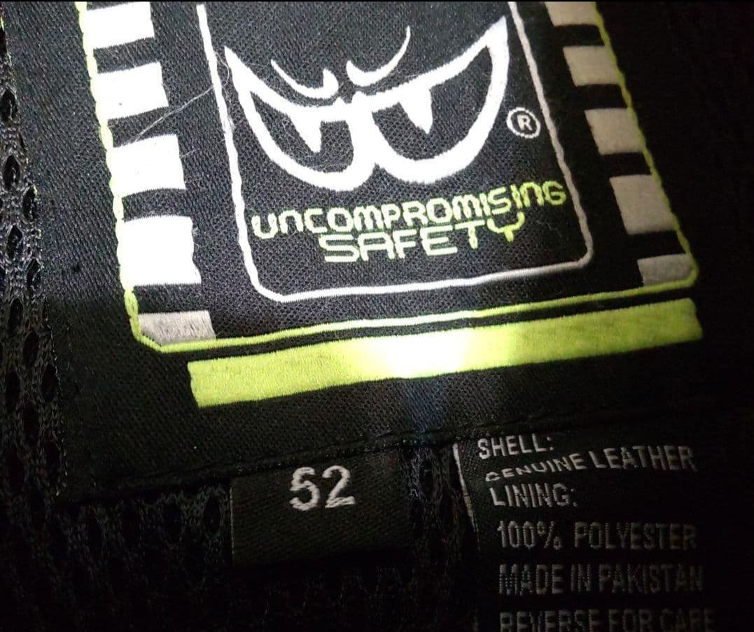 ベリック(52・XL)最高位レーシングスーツ川崎ニンジャカワサキ新品未使用タグ付