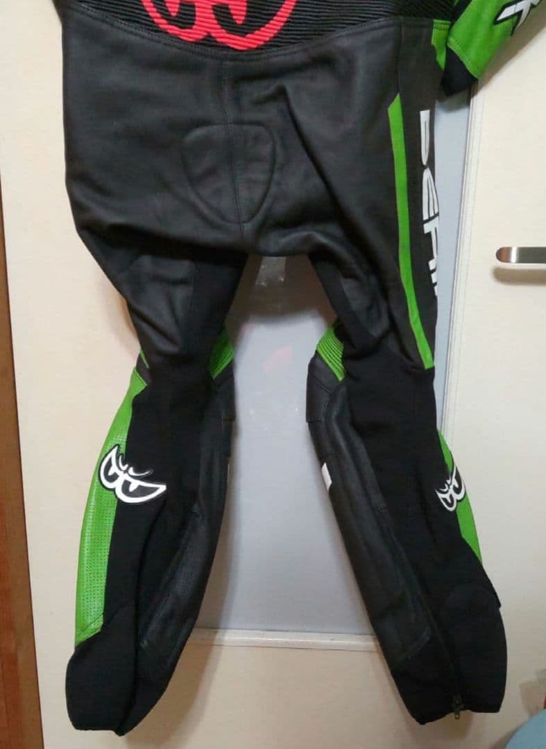 ベリック(52・XL)最高位レーシングスーツ川崎ニンジャカワサキ新品未使用タグ付