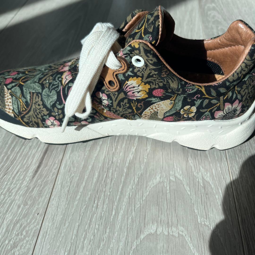 Flower Mountain 花柄スニーカー