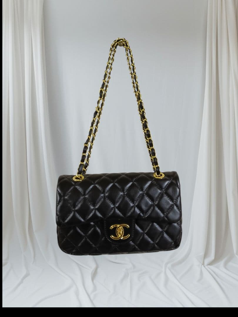 CHANEL ブラックレザー バッグ