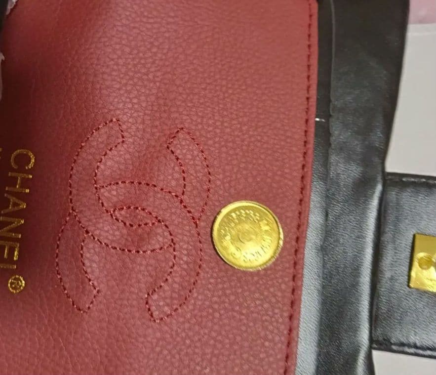 CHANEL ブラックレザー バッグ