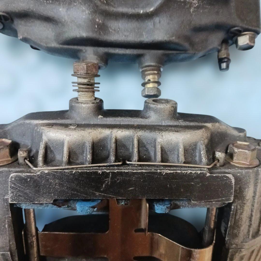 スカイラインタイプMフロントブレーキキャリパーO/H済