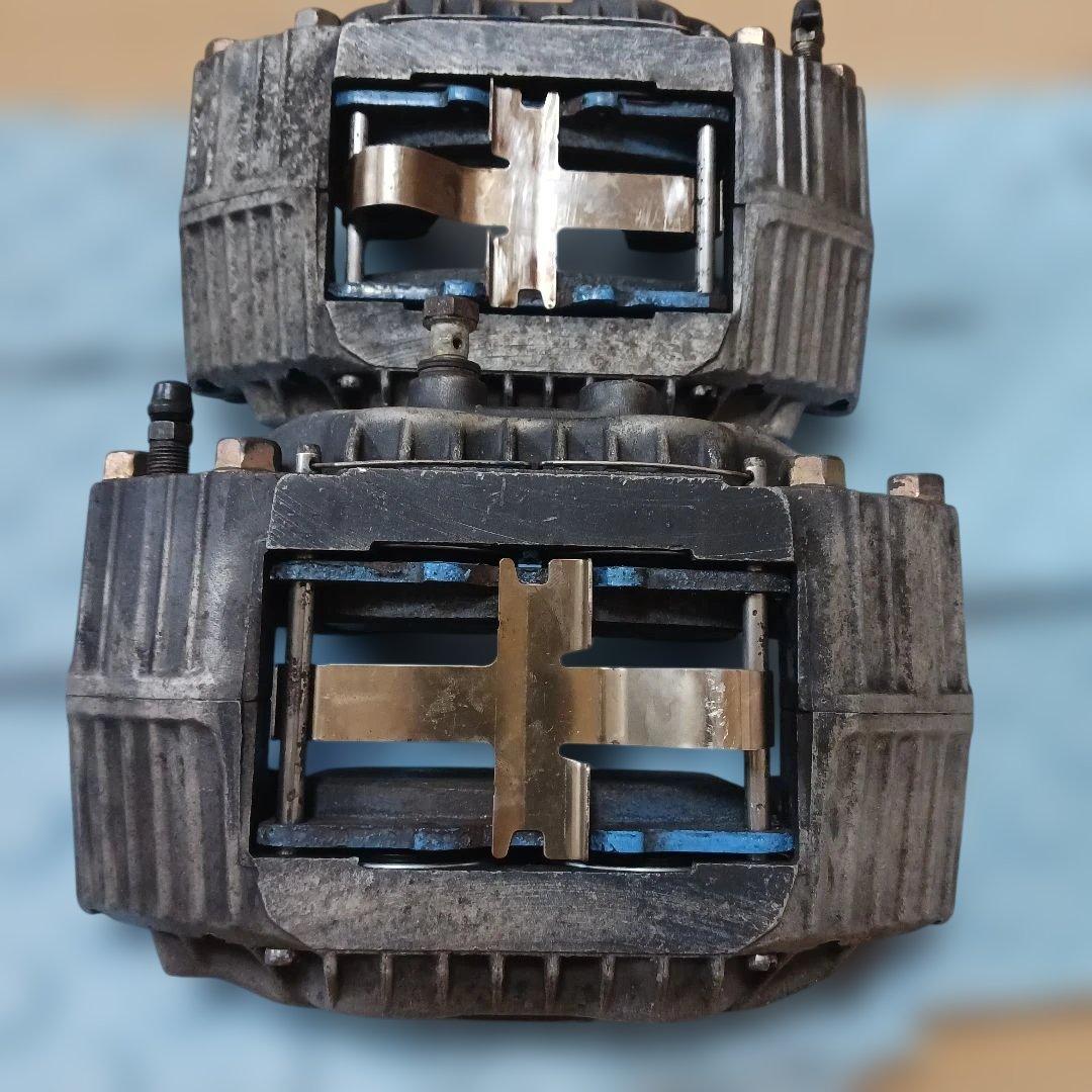 スカイラインタイプMフロントブレーキキャリパーO/H済