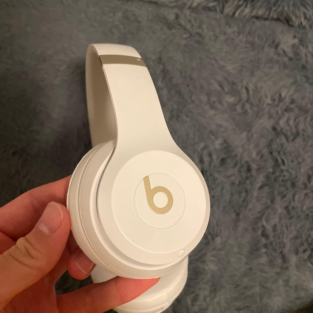 極美品　Beats Solo4 ホワイト　ヘッドホン