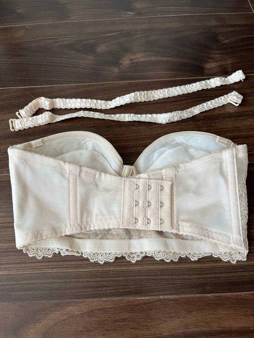 FOUR SIS & Co.フォーシスアンドカンパニー　ブライダルインナー