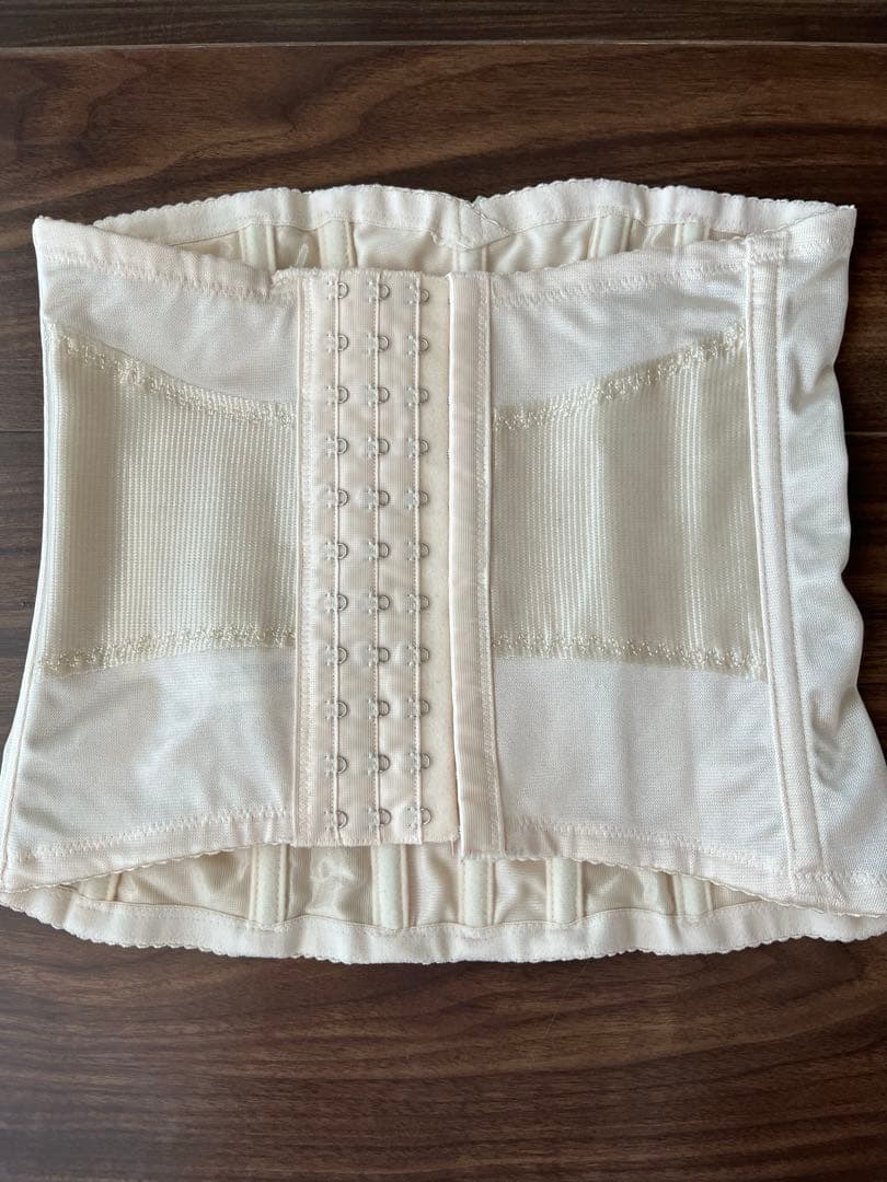 FOUR SIS & Co.フォーシスアンドカンパニー　ブライダルインナー