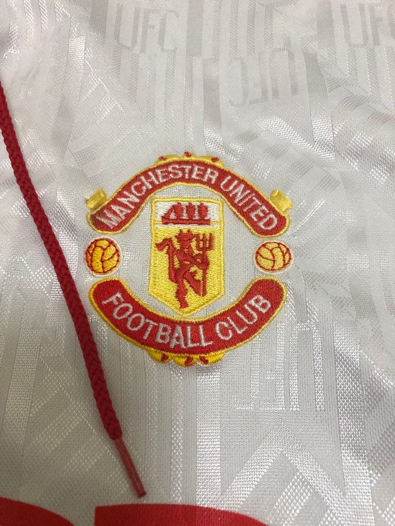 ユニフォーム　マンチェスターユナイテッド超レア紐襟サイズＸＬ