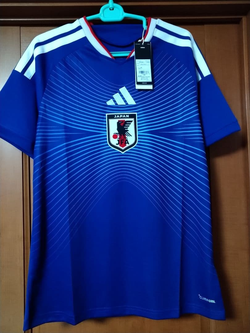 正規品　サッカー日本代表2026ワールドカップモデル　未使用紙タグ付き　L