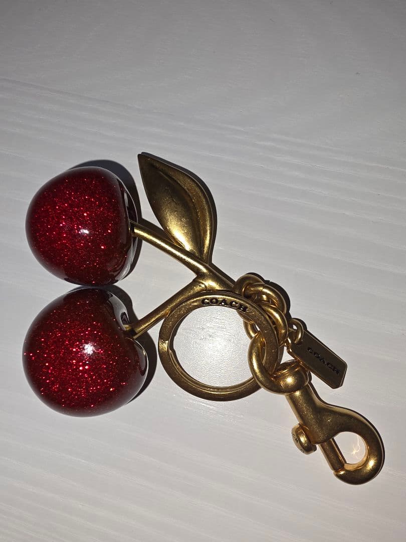 K COACH チェリー型チャーム