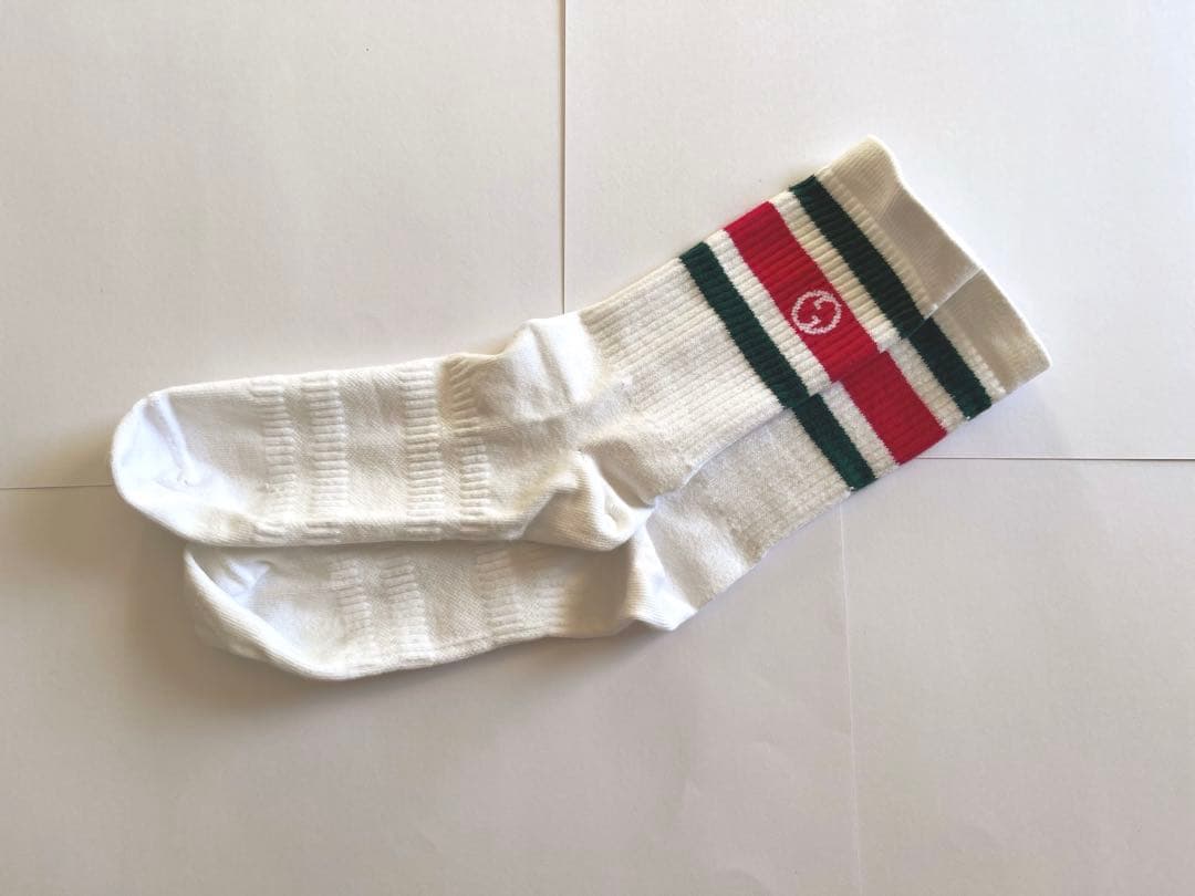 【美品】GUCCI 靴下 ソックス ロゴ入り グッチ 未使用