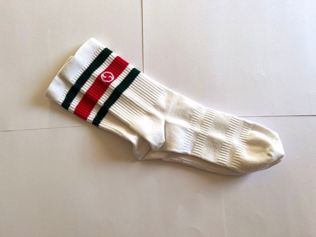 【美品】GUCCI 靴下 ソックス ロゴ入り グッチ 未使用