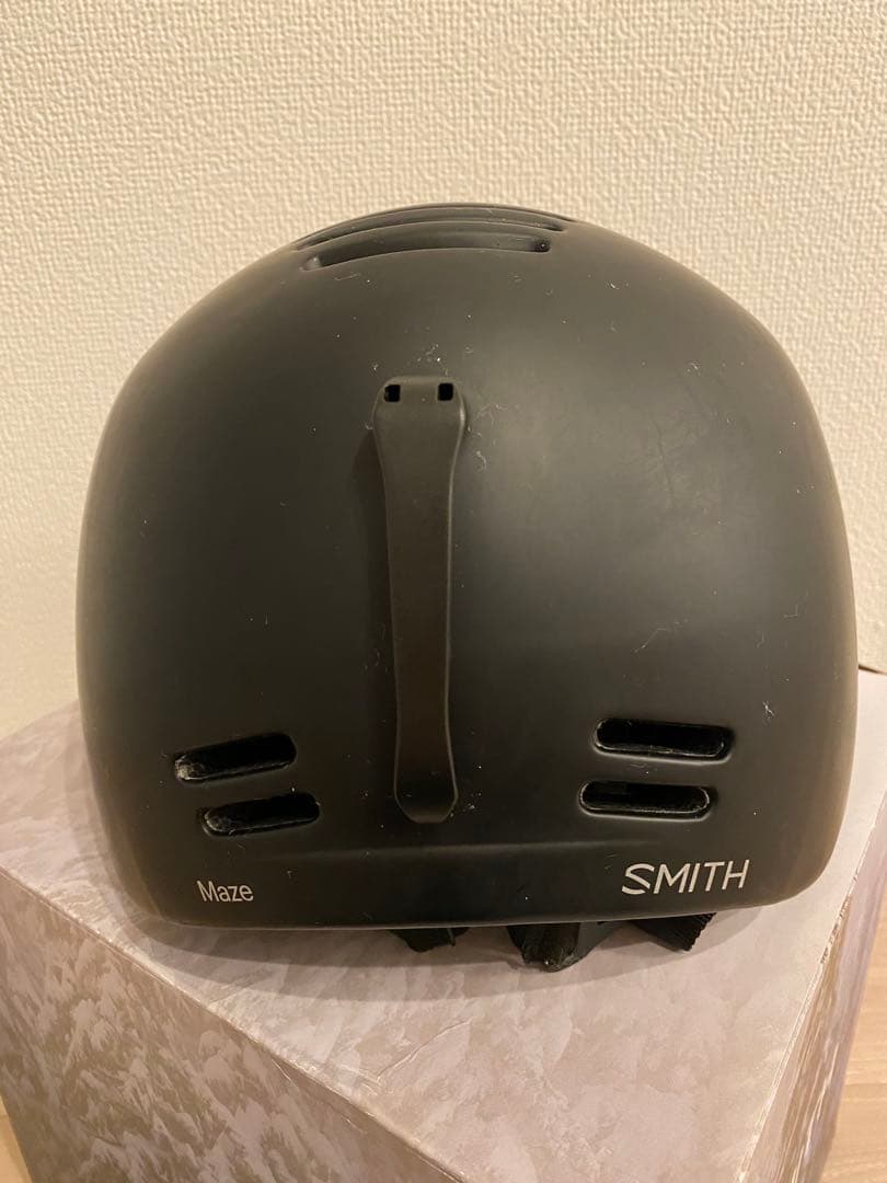 SMITH ブラック ヘルメット 通気口付き　Lサイズ