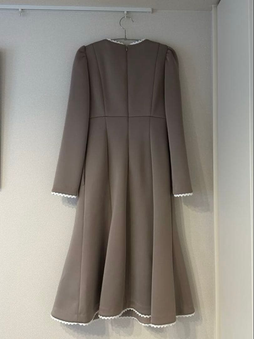 セルフォード　レーストリムポンチワンピース