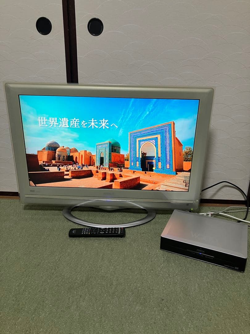 t*o様 送料込♪32V型/液晶テレビ 日立 Wooo UT32-HV700W♪