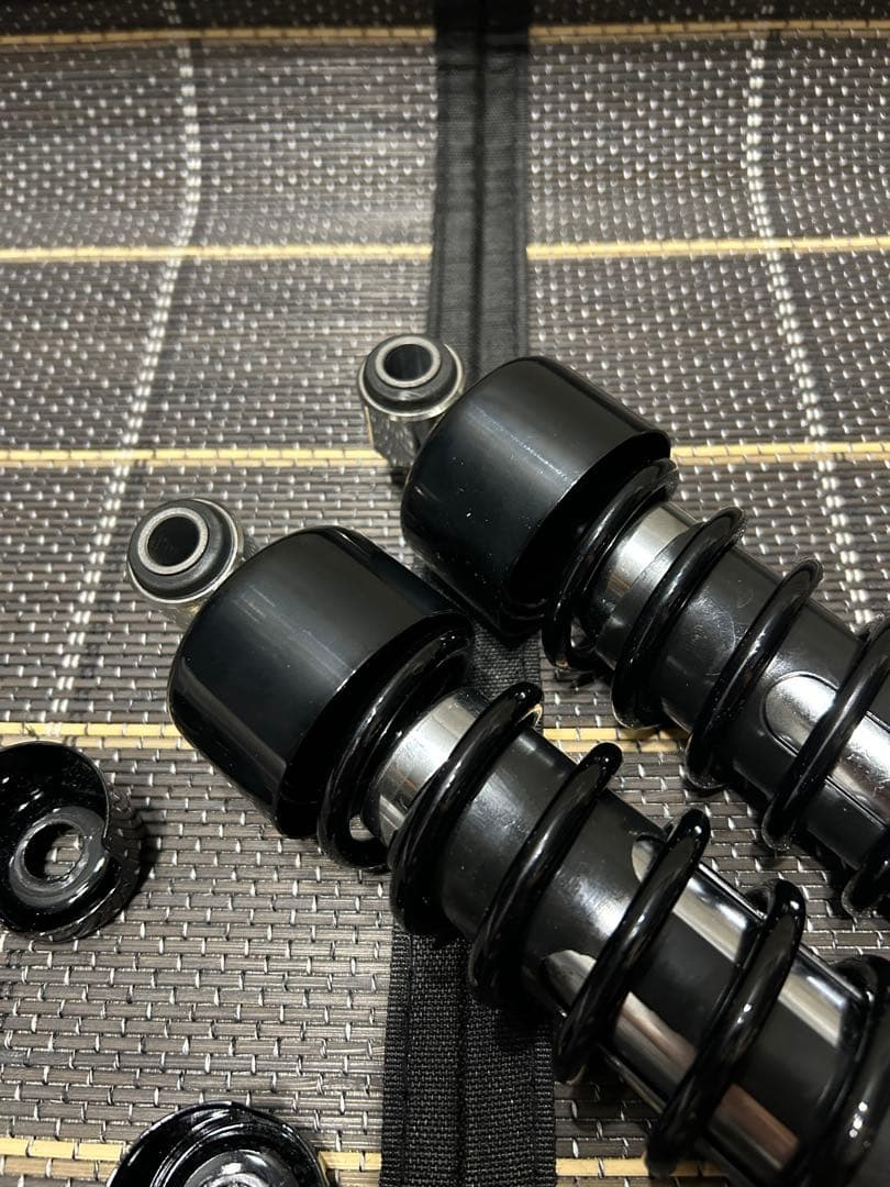 XL883n 純正リアサスペンション