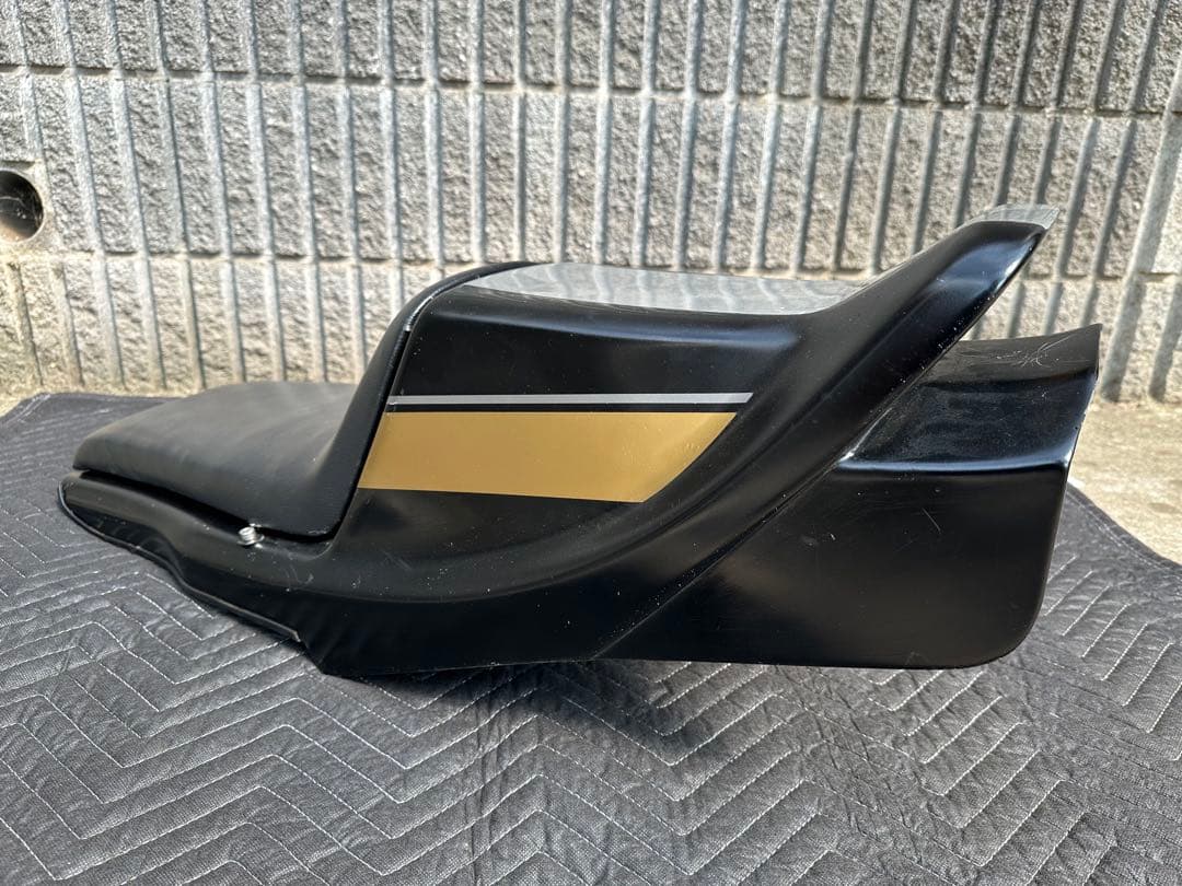 セレクトタイプ　中古シングルシートカウル　汎用？　バリオス　旧車　カフェ