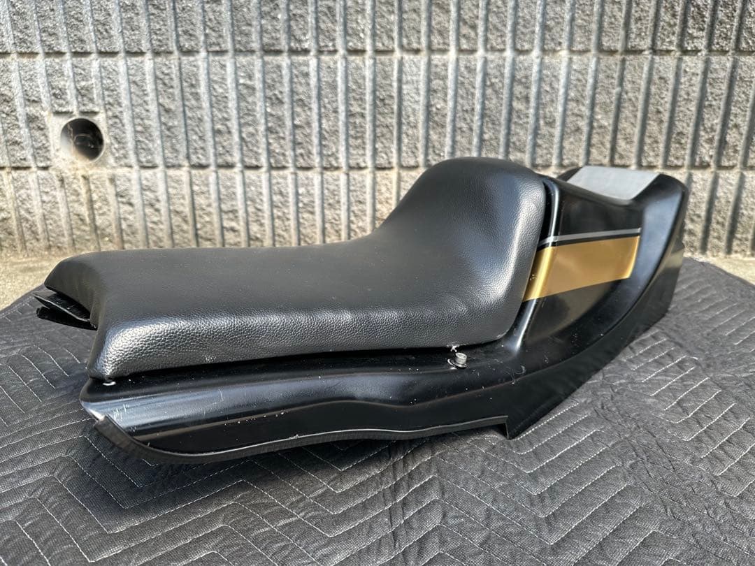 セレクトタイプ　中古シングルシートカウル　汎用？　バリオス　旧車　カフェ