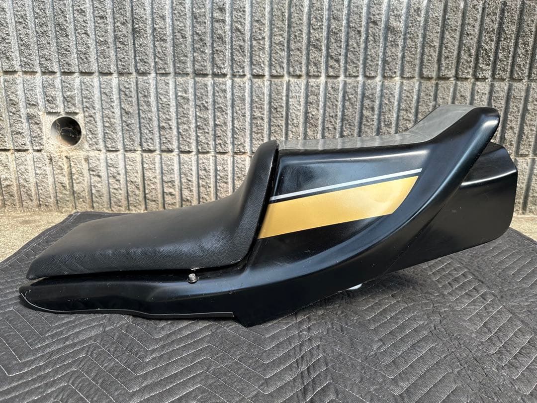 セレクトタイプ　中古シングルシートカウル　汎用？　バリオス　旧車　カフェ