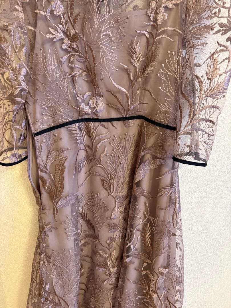 花柄刺繍レースチュールパフスリーブ　ワンピース　ドレス　leja