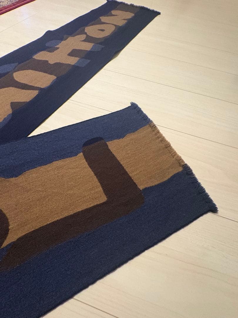 Louis Vuitton ロゴマフラー 非売品