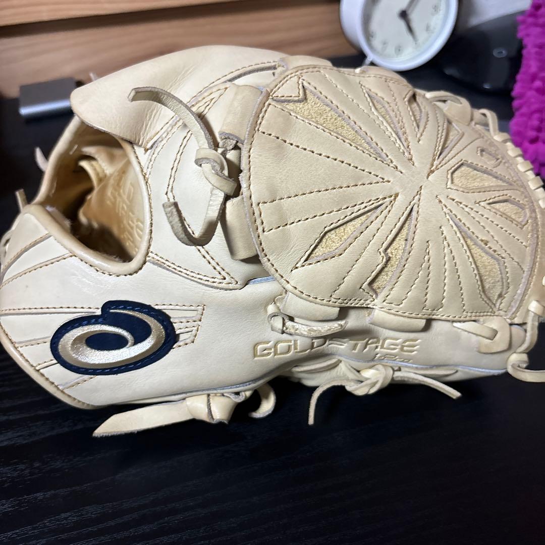 アシックス投手用グローブ