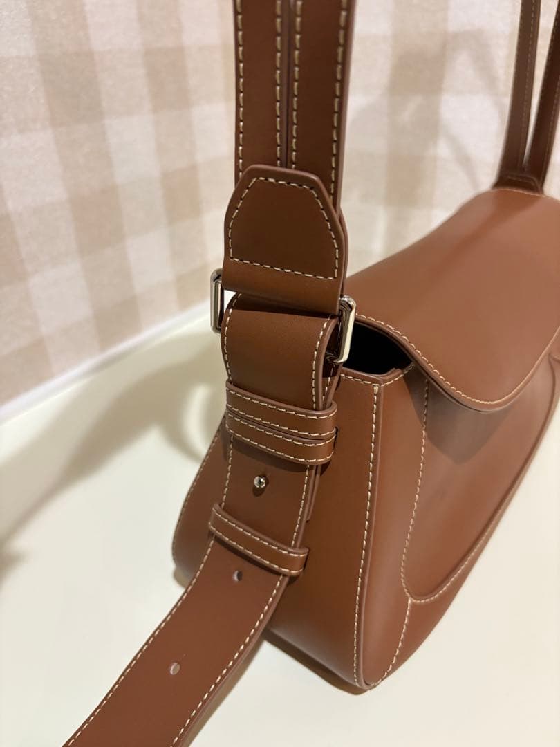 LAvenir (ラヴェニール)ショルダーバッグ　キャメル