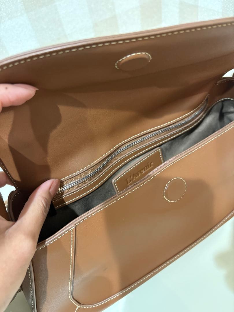 LAvenir (ラヴェニール)ショルダーバッグ　キャメル