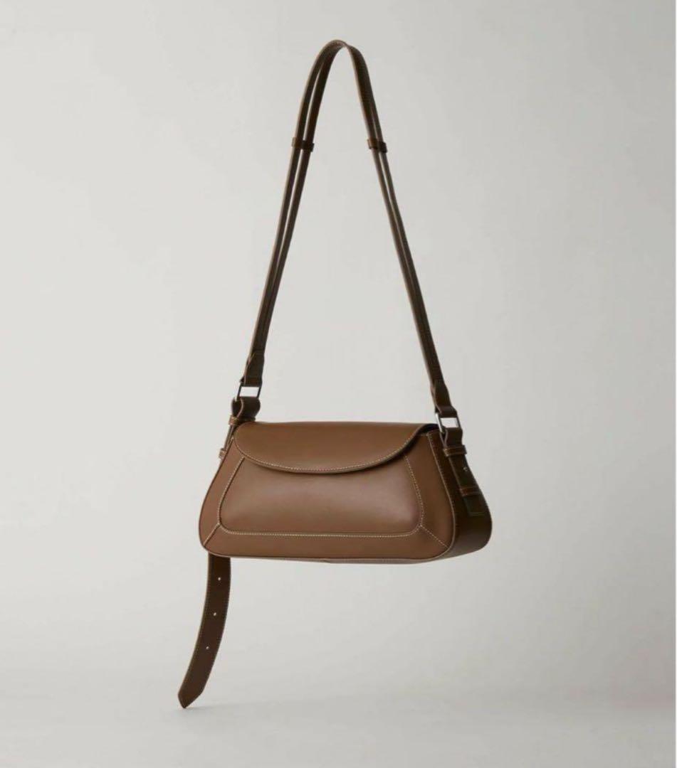 LAvenir (ラヴェニール)ショルダーバッグ　キャメル