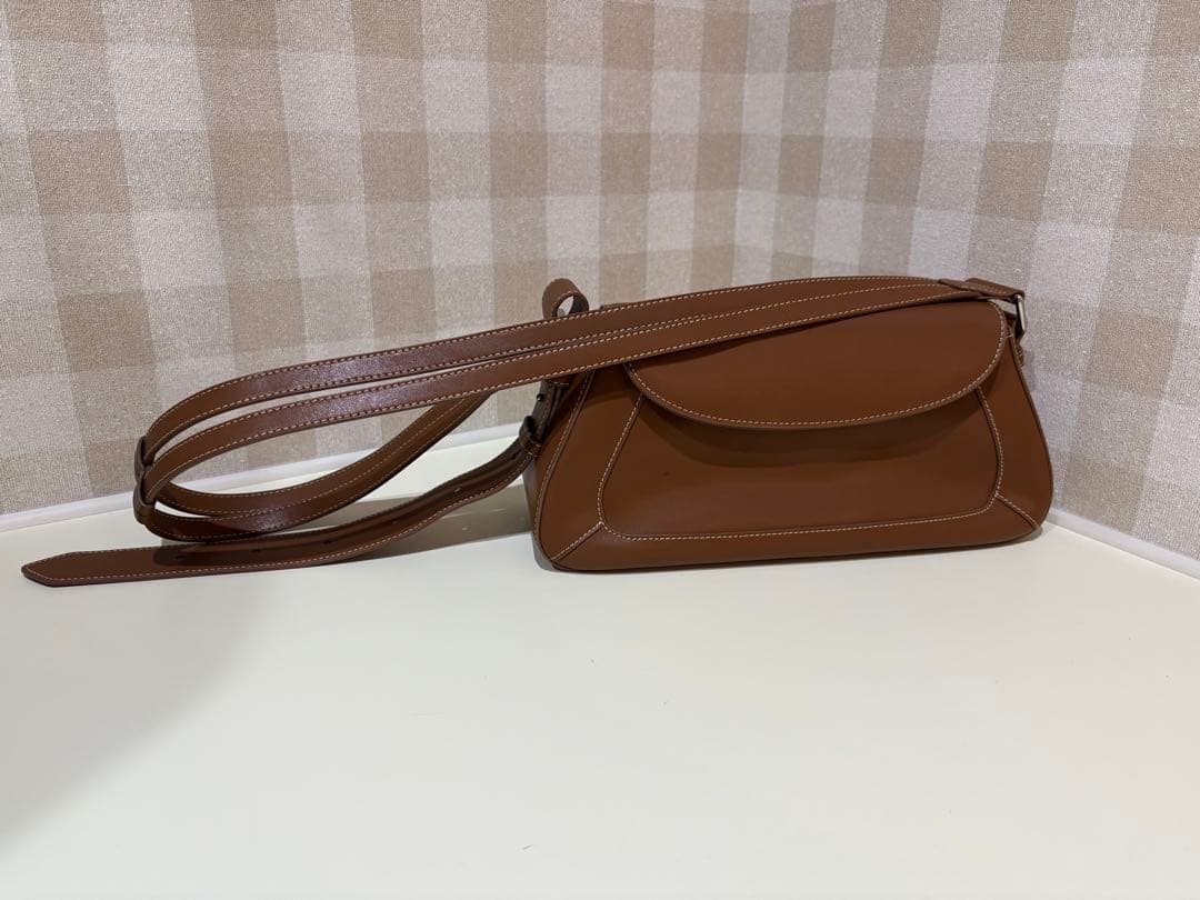 LAvenir (ラヴェニール)ショルダーバッグ　キャメル