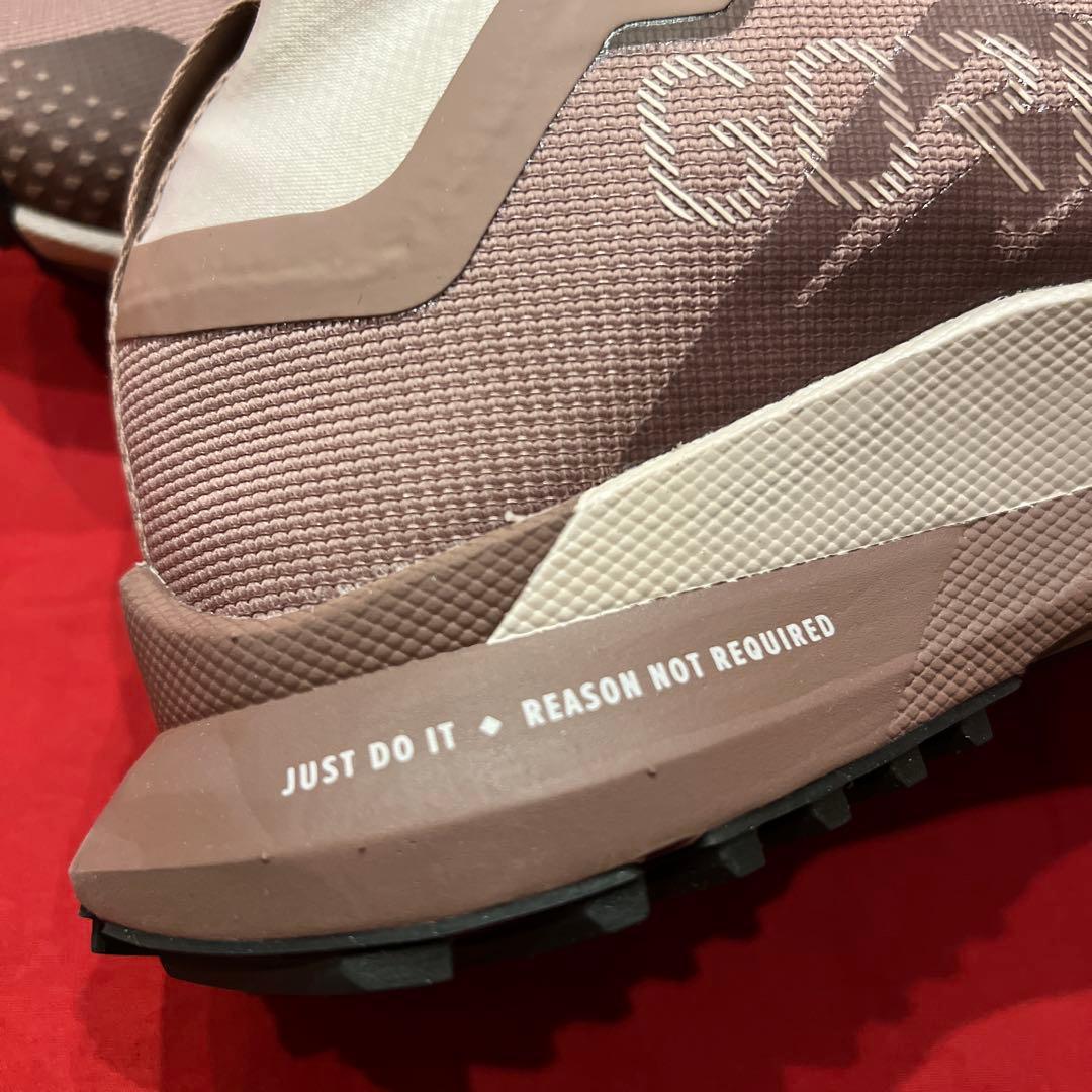 新品　25cm　ナイキ　ランニングシューズ　ウィメンズ ペガサス トレイル 4