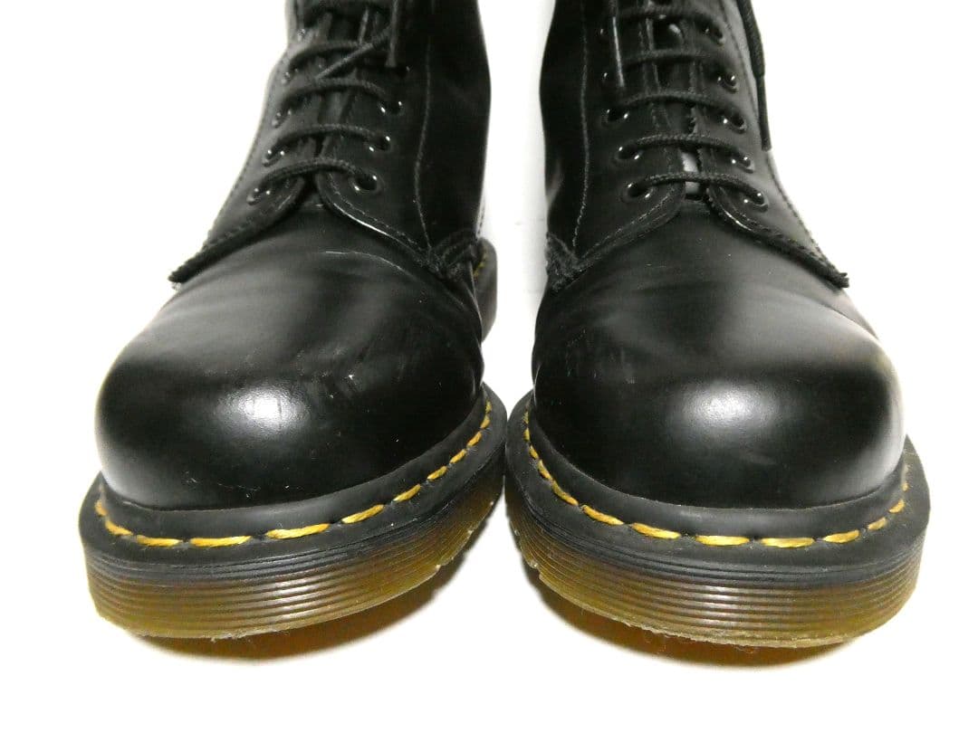 廃盤モデル！生産終了！黄金サイズUK8！ドクターマーチン14ホール黒ハードコア
