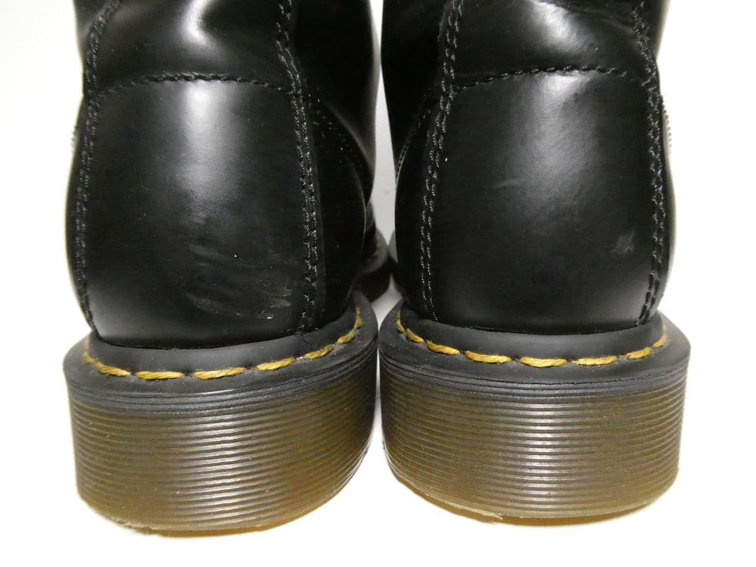 廃盤モデル！生産終了！黄金サイズUK8！ドクターマーチン14ホール黒ハードコア
