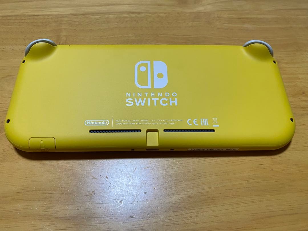 Switchライト イエロー あつまれどうぶつの森