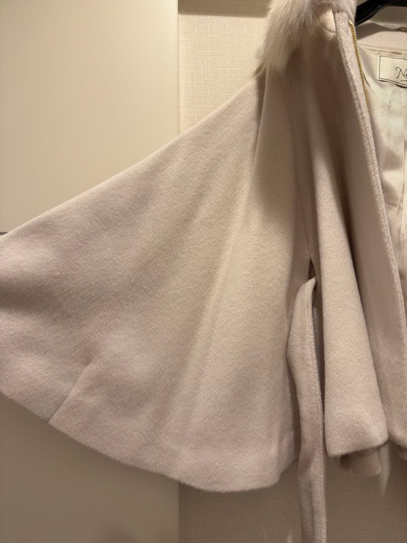 【期間限定出品＆最安値】ノエラ 衿ファー付ポンチョコート オフホワイト