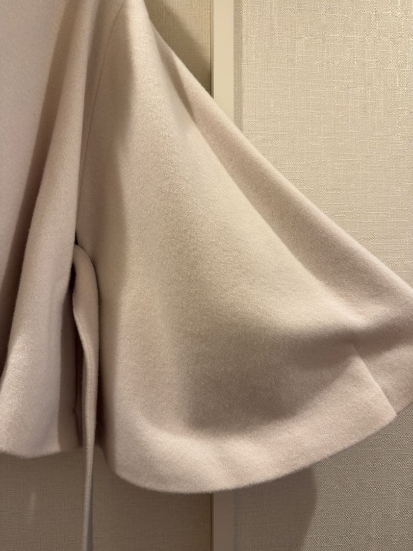 【期間限定出品＆最安値】ノエラ 衿ファー付ポンチョコート オフホワイト