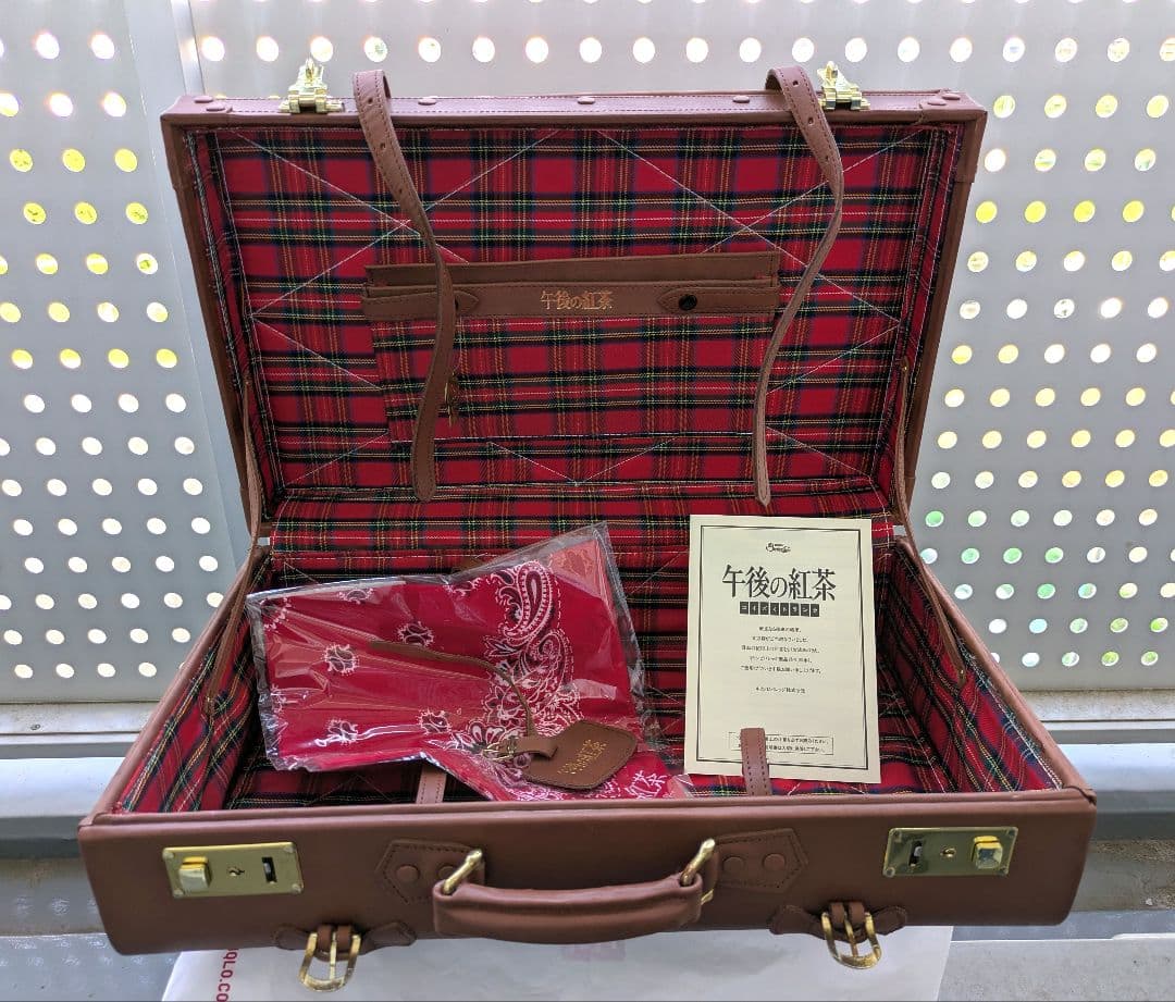 p*e様 【未使用】非売品 小泉今日子 コイズミトランク 午後の紅茶 本革