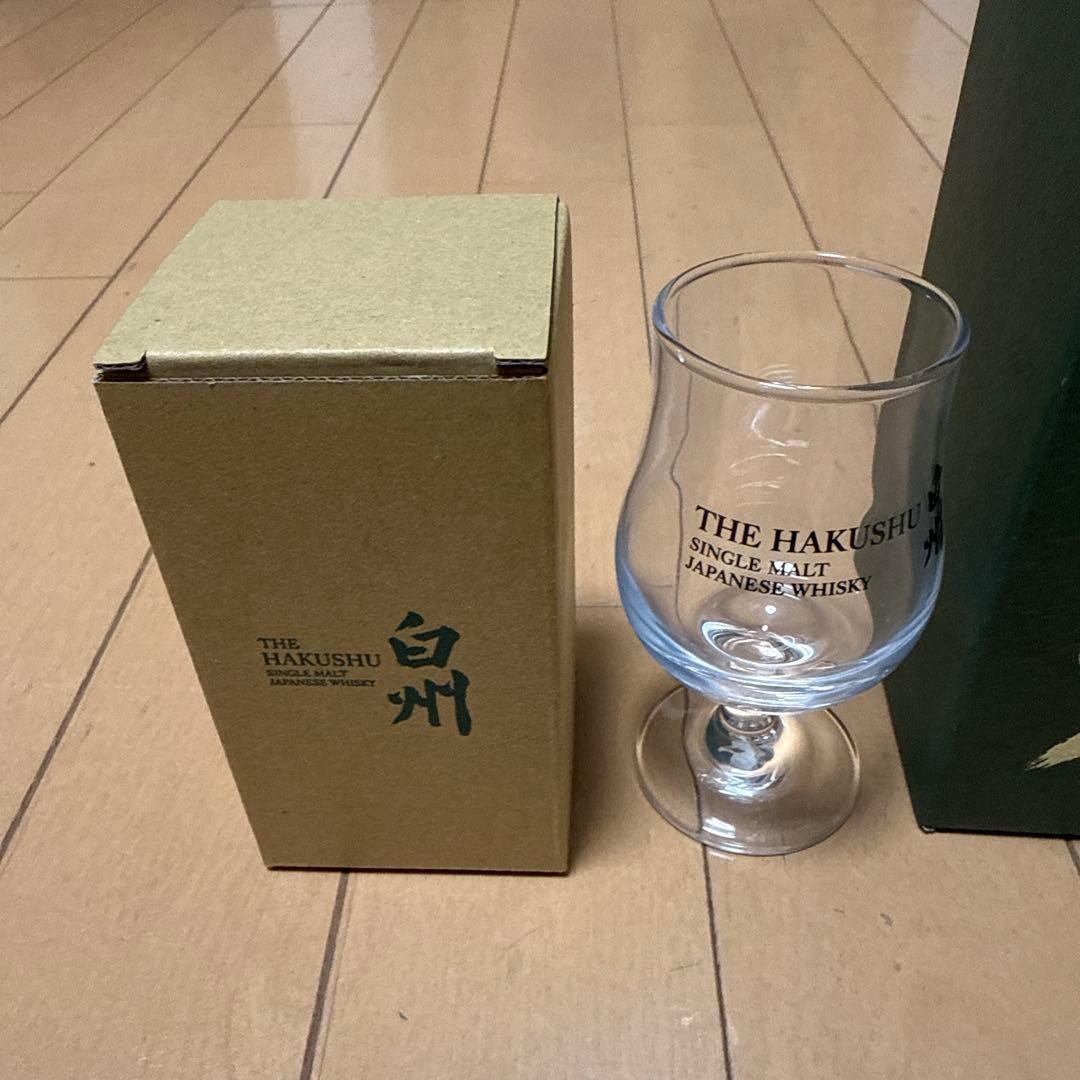 白州12年と響ジャパニーズハーモニーのセット、グラス付き