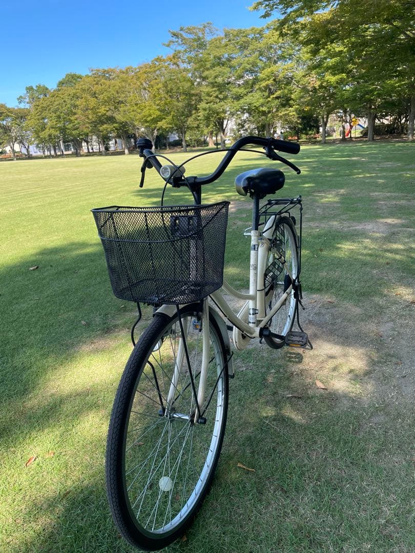 ヒ*属様 シティサイクル クリーム色 前面バスケット付き