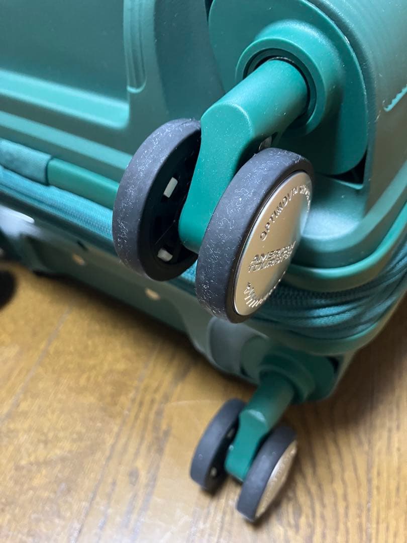 アメリカンツーリスター　キャリーケースINSTAGONスピナー55 Sサイズ