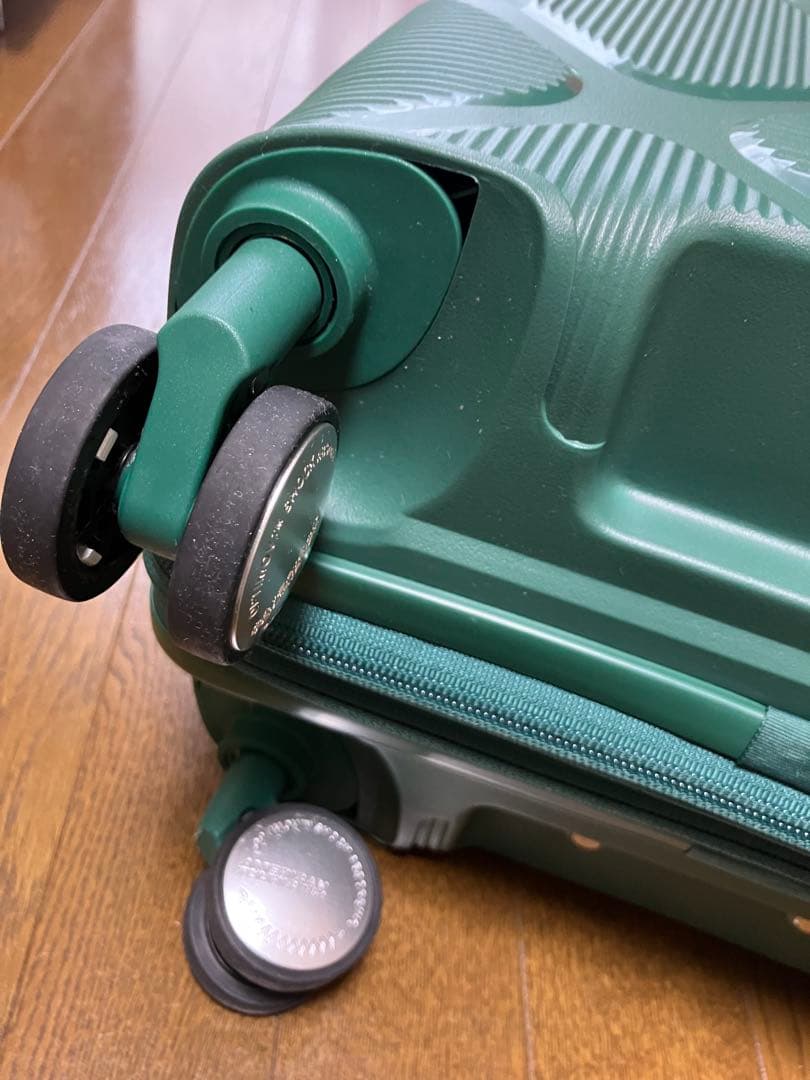 アメリカンツーリスター　キャリーケースINSTAGONスピナー55 Sサイズ