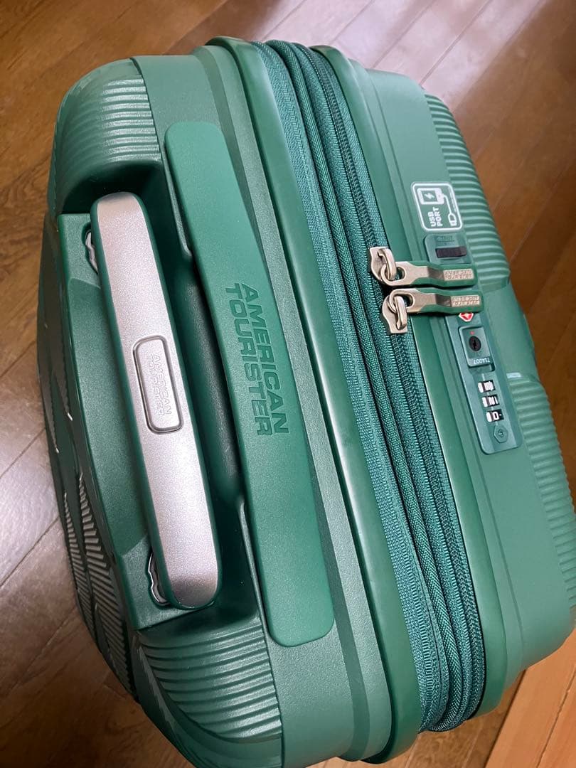 アメリカンツーリスター　キャリーケースINSTAGONスピナー55 Sサイズ