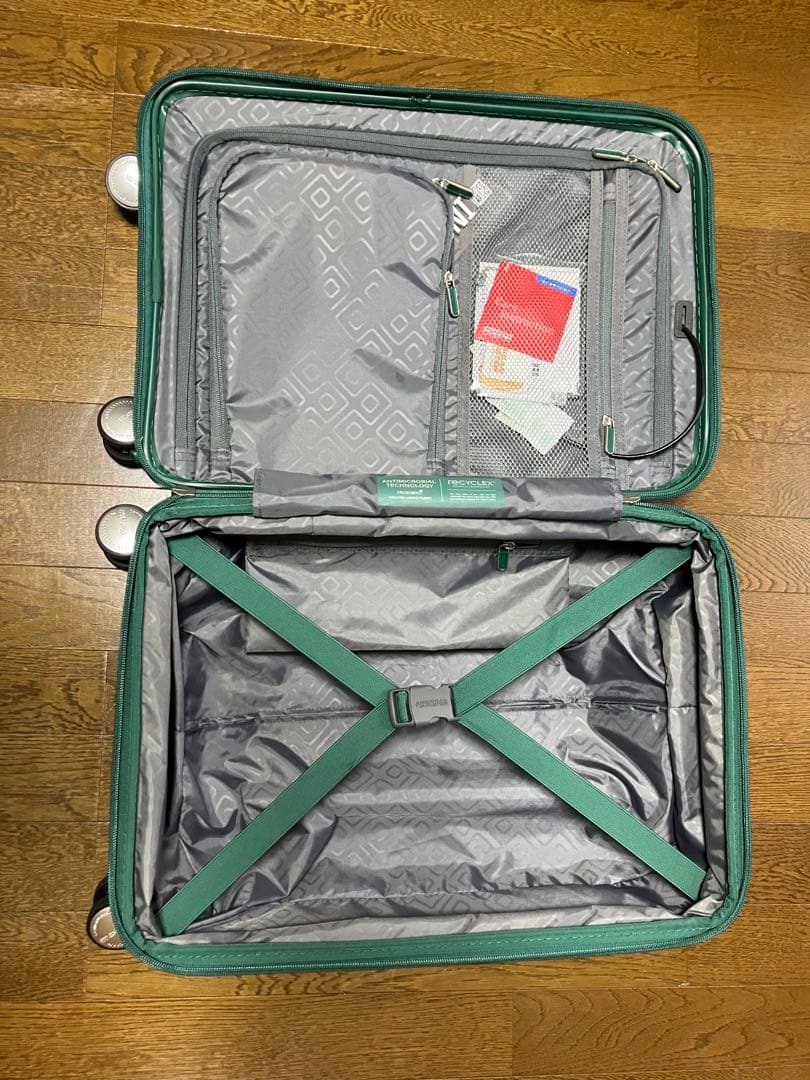 アメリカンツーリスター　キャリーケースINSTAGONスピナー55 Sサイズ