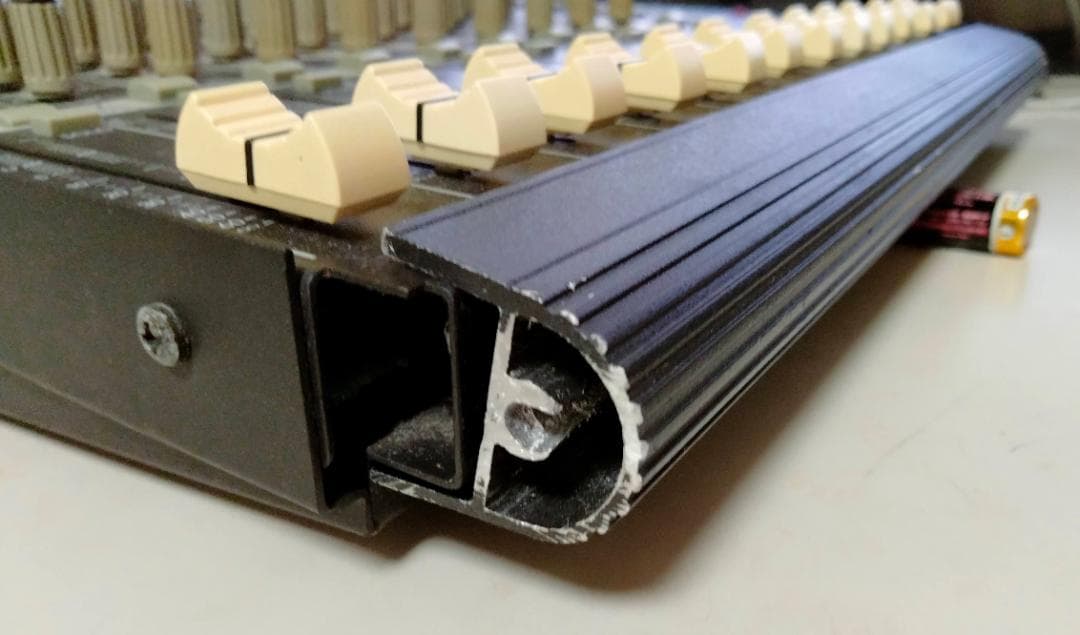 配信機器・PA機器・レコーディング機器 Mackie 1402-VLZ