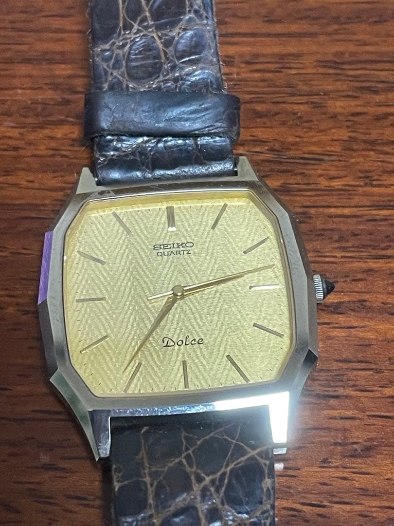 ジャンク　SEIKO DOLCE スクエア型