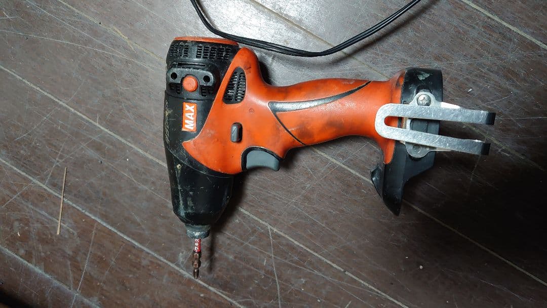 MAXインパクトドライバー　急速充電器