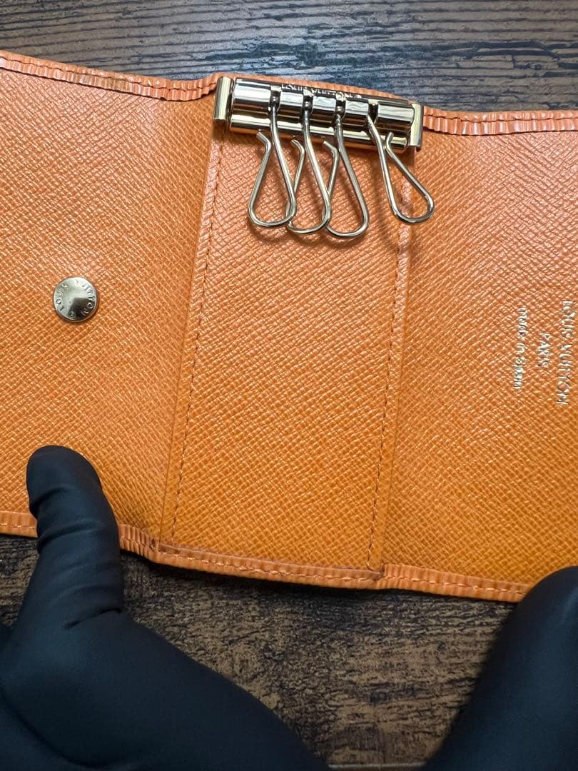 フ*人様 2ヶ月程使用したのみ　ルイヴィトンエピキーケース