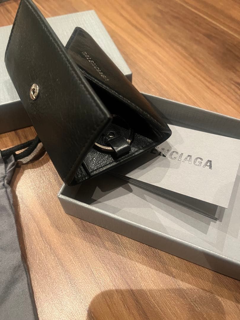 BALENCIAGA ブラックレザーキーケース