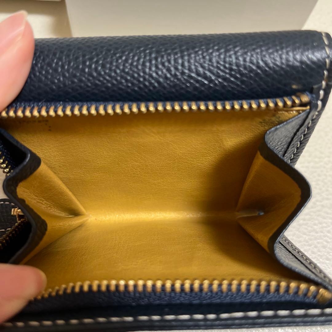 キタムラ　 二つ折り財布 落ち着いたネイビー